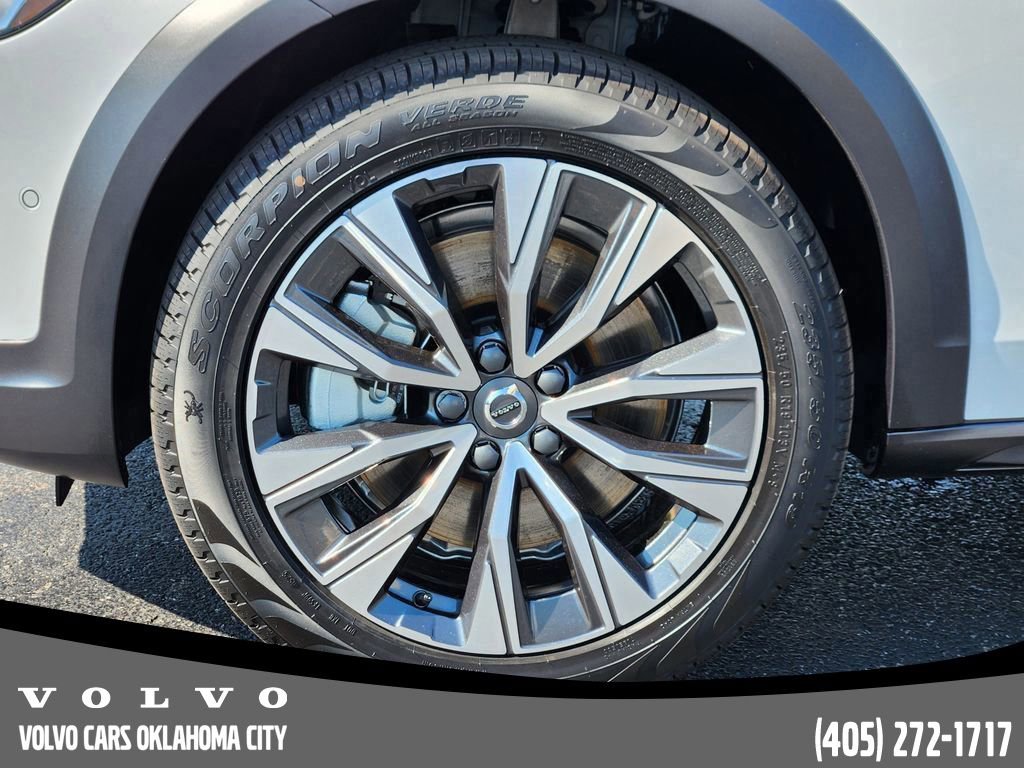 New 2026 Volvo V90 B6 Cross Country Ultra w/ Protection Package Premier image 11