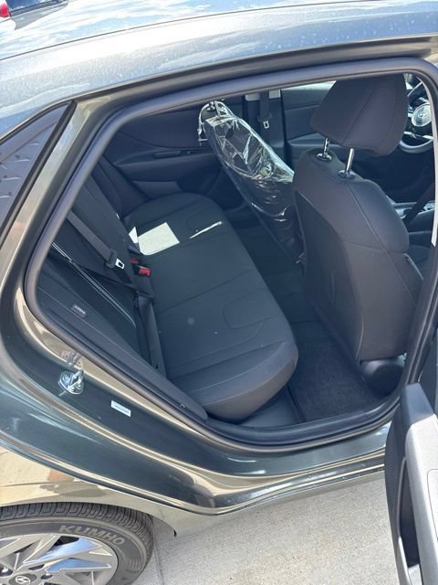 New 2026 Hyundai Elantra Hybrid FWD image 13
