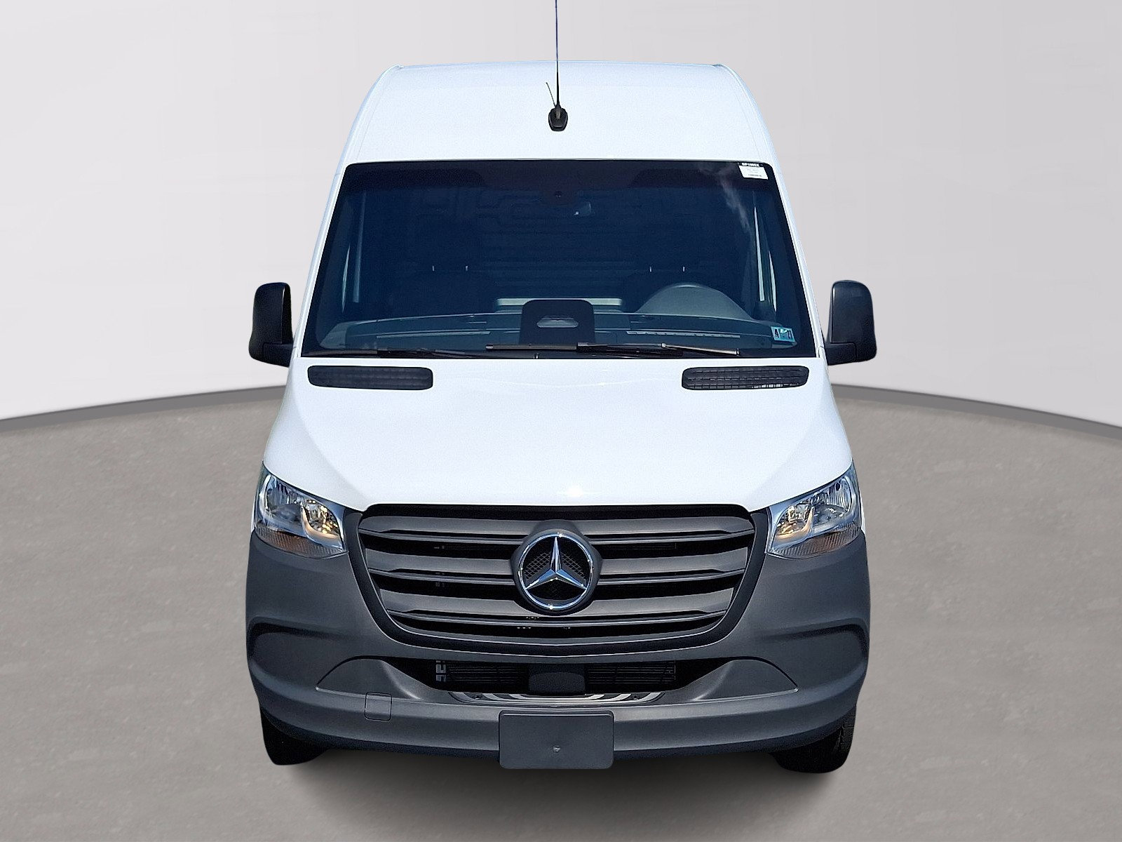 Used 2025 Mercedes-Benz Sprinter 2500 image 2