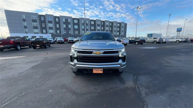 Used 2023 Chevrolet Silverado 1500 LT image 3