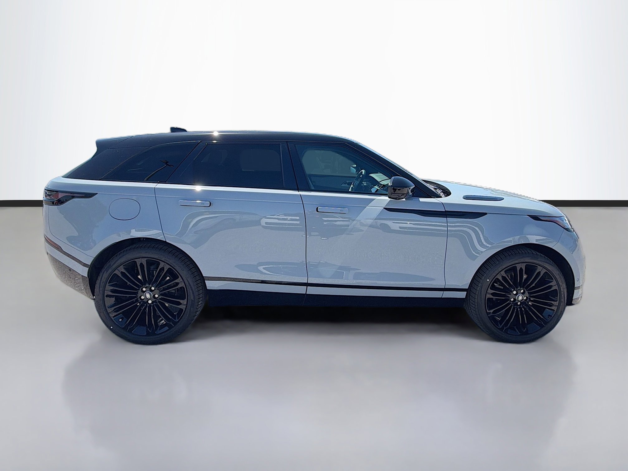 New 2026 Land Rover Range Rover Velar Dynamic SE image 6