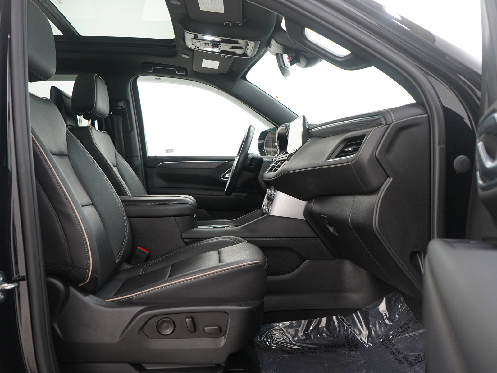 Used 2023 GMC Yukon XL SLT w/ SLT Premium Package image 11