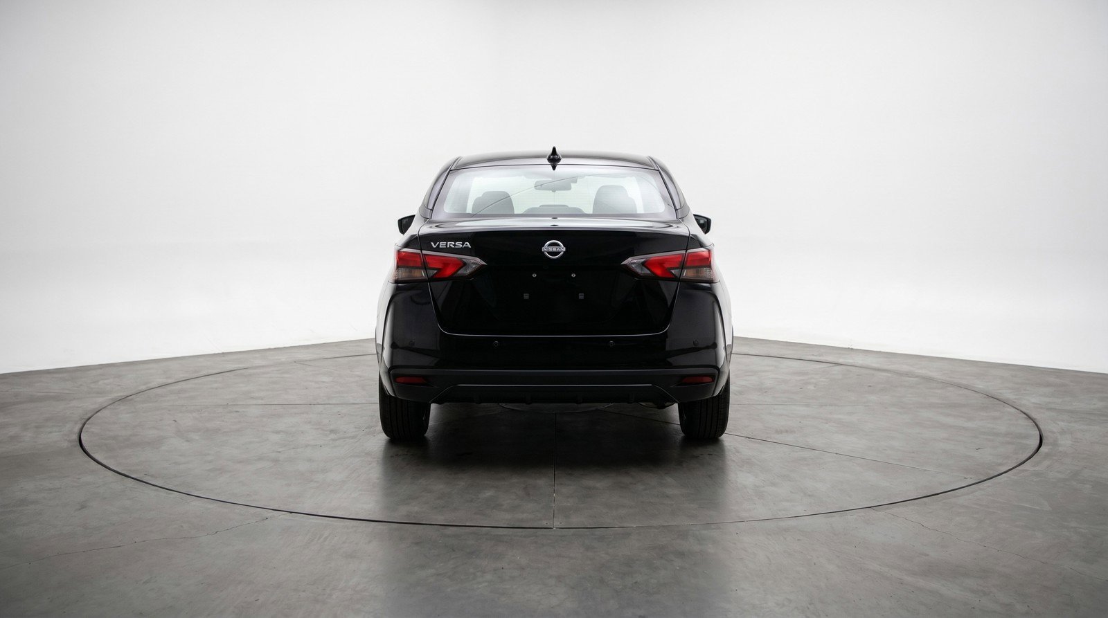 Used 2025 Nissan Versa SV FWD image 7