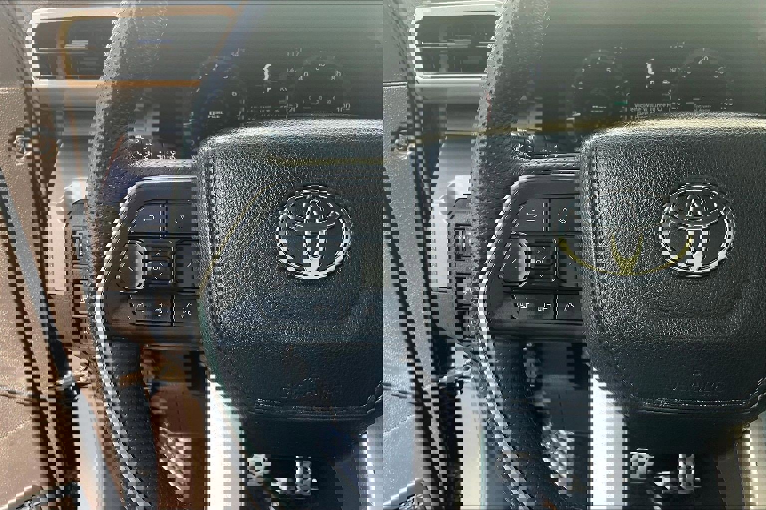 Used 2024 Toyota Tacoma TRD Sport w/ TRD Sport Upgrade Package image 23