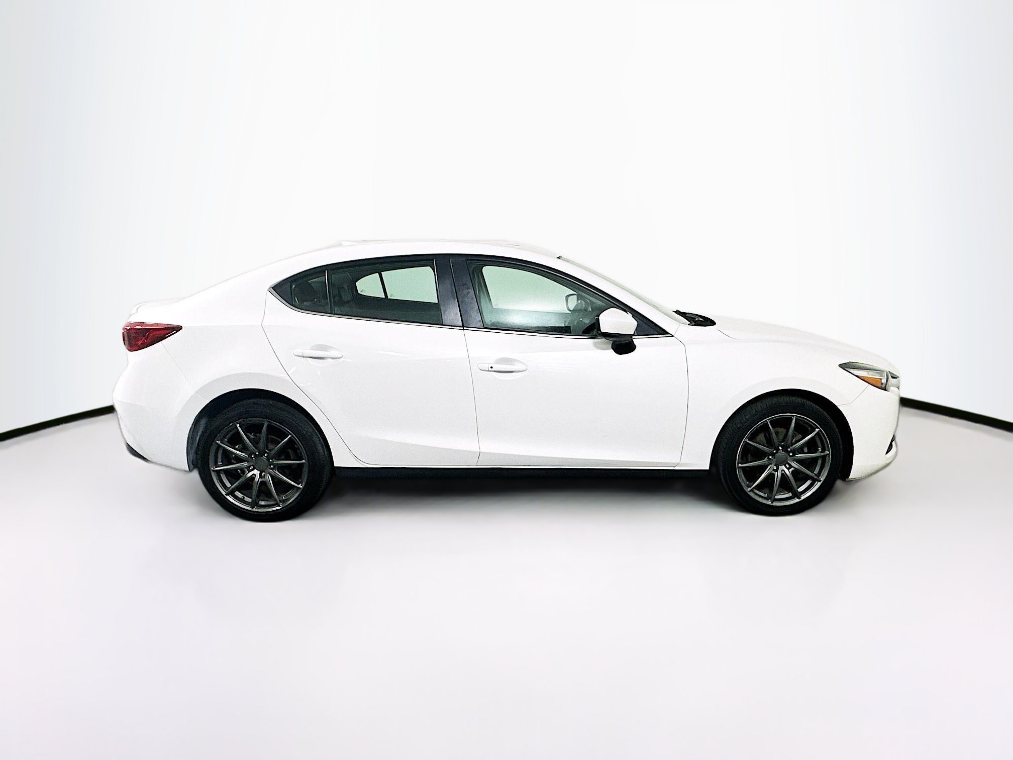 Used 2018 MAZDA MAZDA3 Touring FWD image 10