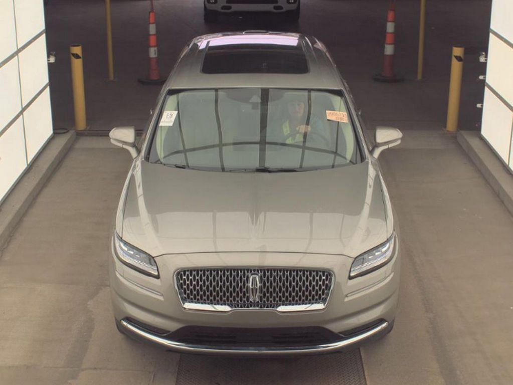 Used 2023 Lincoln Nautilus Reserve w/ Equipment Group 201A AWD/4WD image 2
