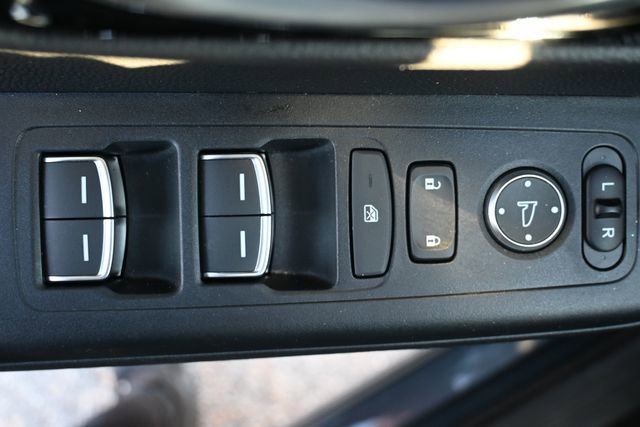 Used 2025 Honda CR-V Sport Touring image 9