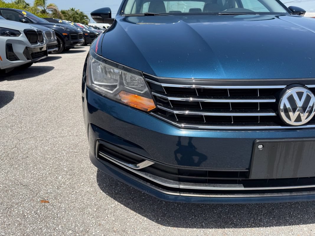 Used 2019 Volkswagen Passat 2.0T Wolfsburg w/ Wheels & Sunroof Package FWD image 4