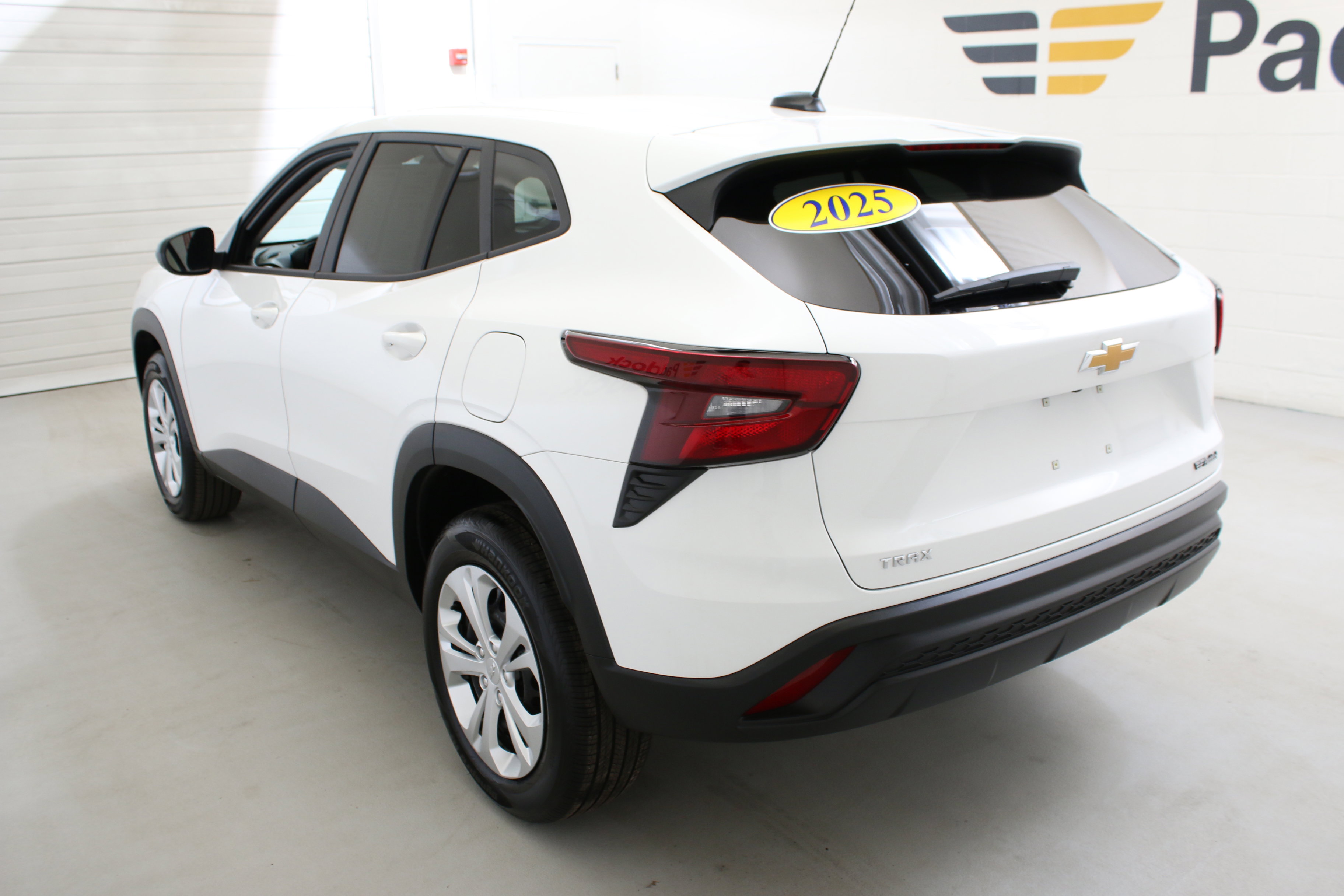 Used 2025 Chevrolet Trax LS image 7