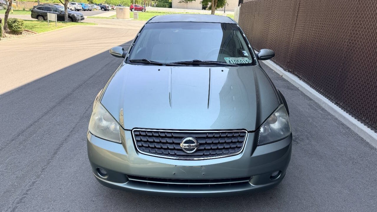 Used 2005 Nissan Altima 2.5 S w/ (F01) Convenience Pkg FWD image 4