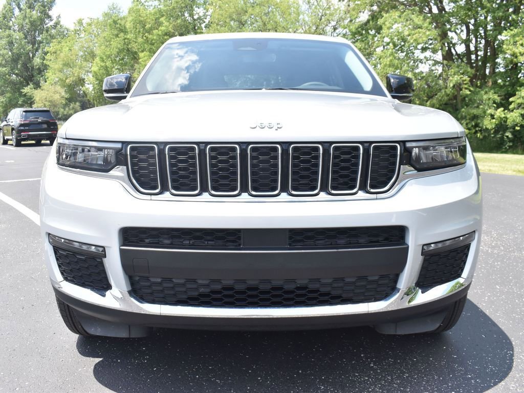 Used 2023 Jeep Grand Cherokee L Limited w/ Trailer Tow Group (B) image 9