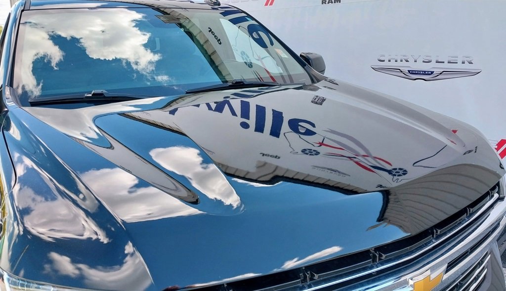 Used 2023 Chevrolet Suburban LT image 4