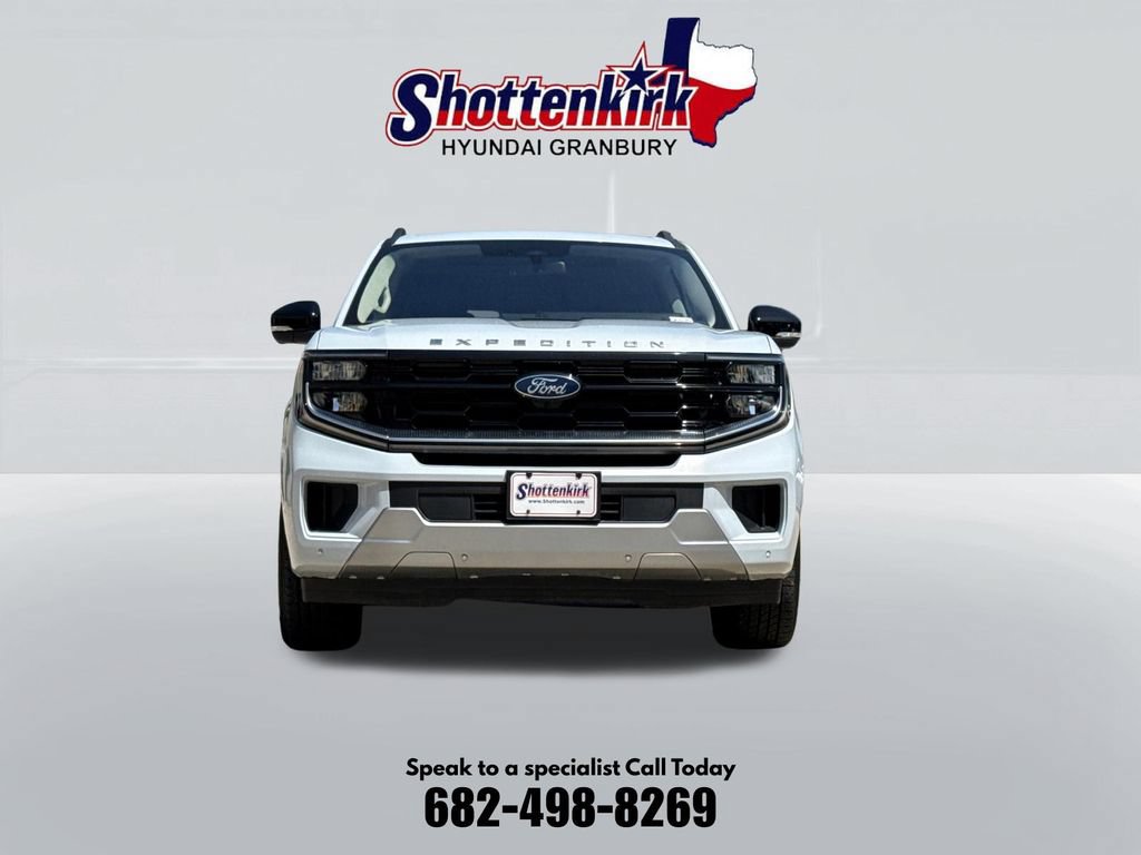 Used 2025 Ford Expedition Platinum AWD/4WD image 2