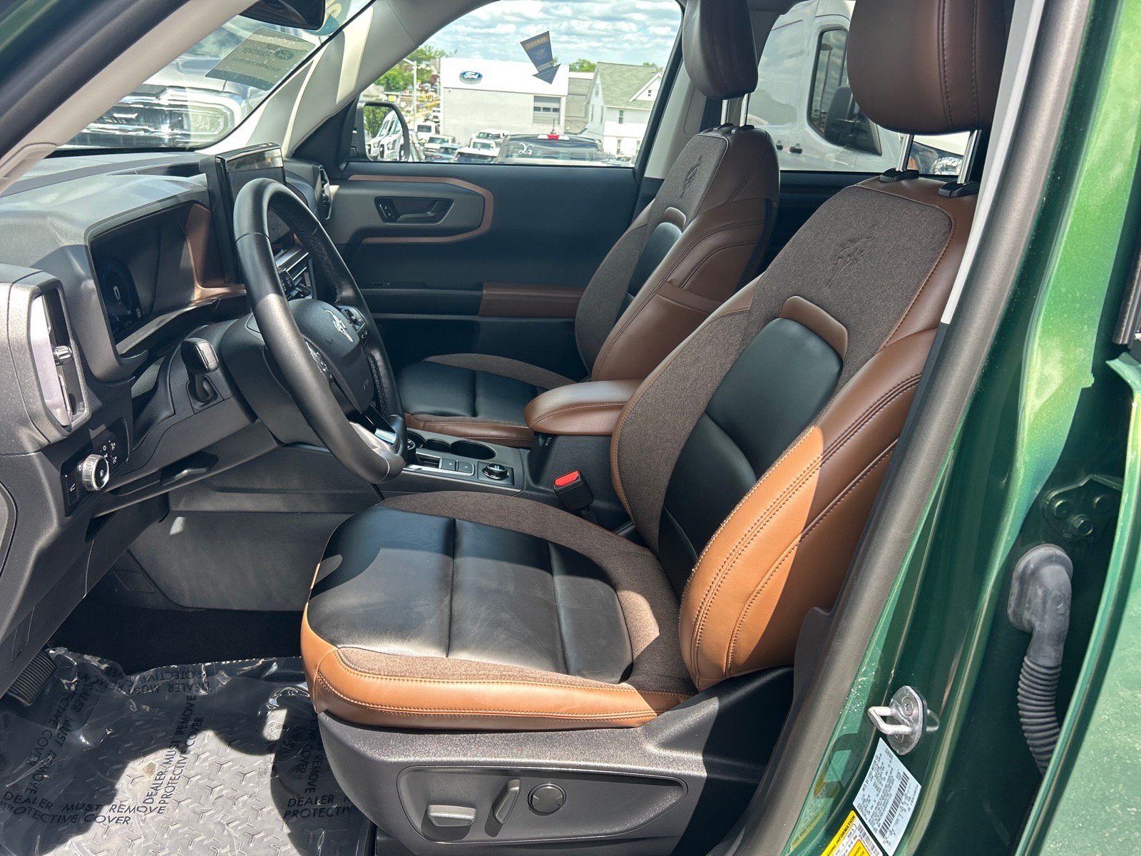 Certified 2025 Ford Bronco Sport Outer Banks w/ Outer Banks Tech Package+ AWD/4WD image 8