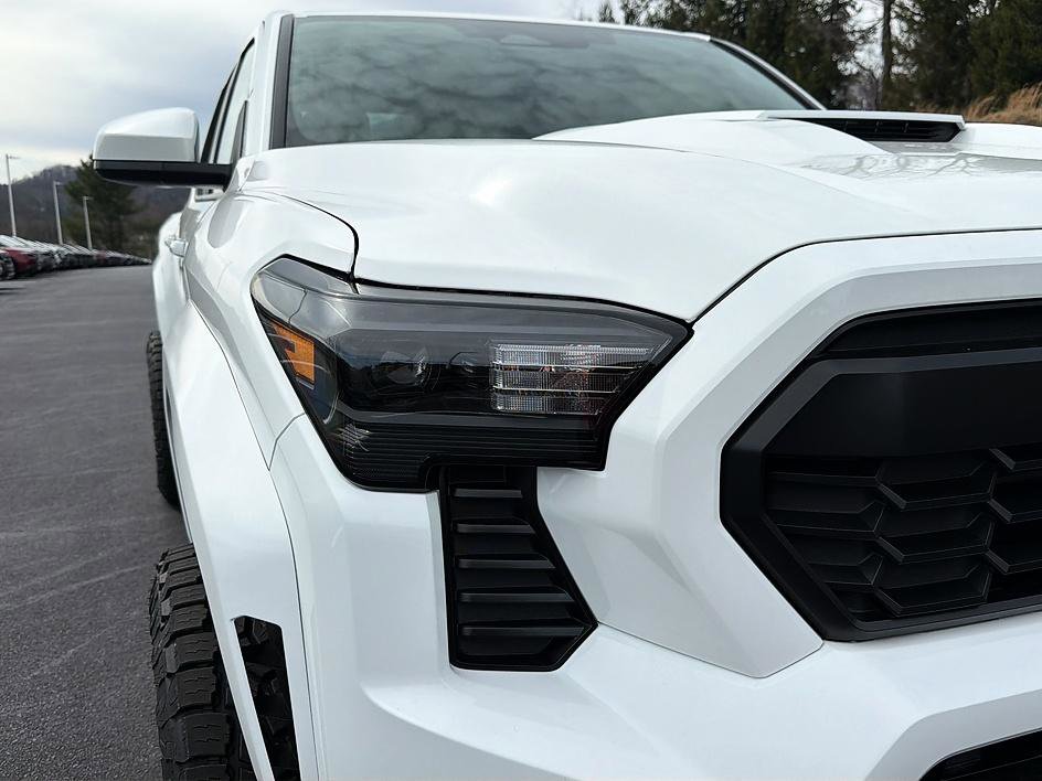 New 2026 Toyota Tacoma TRD Sport AWD/4WD image 9