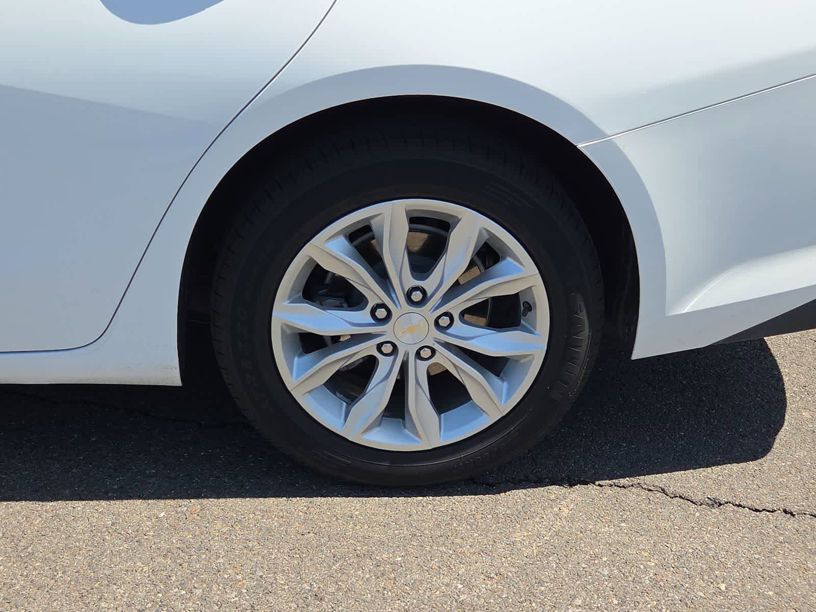 Used 2024 Chevrolet Malibu LT FWD image 16