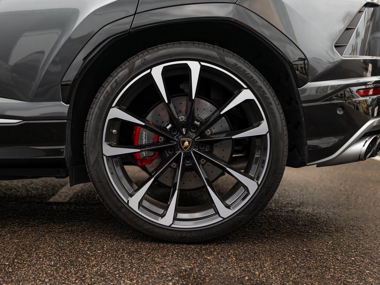 Used 2020 Lamborghini Urus image 35