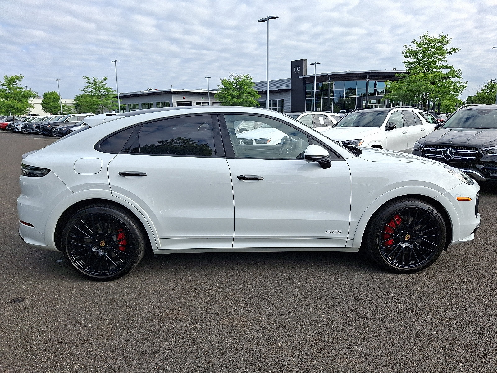 Used 2022 Porsche Cayenne GTS AWD/4WD image 7