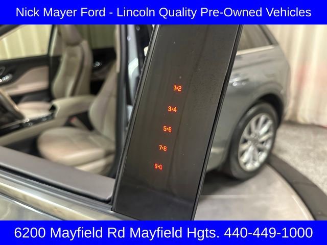 Used 2022 Lincoln Corsair Standard w/ Premium Package image 16