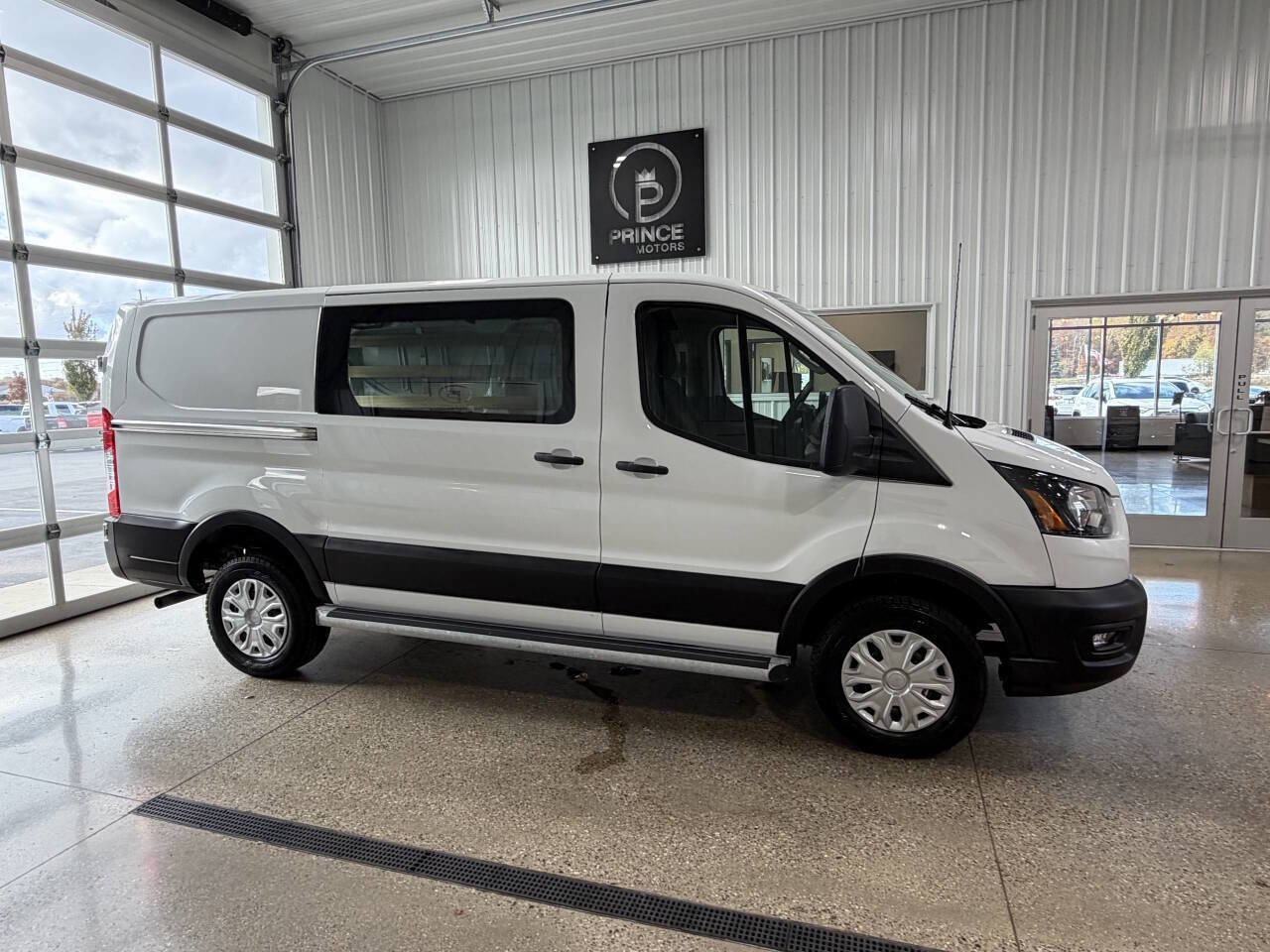 Used 2024 Ford Transit 250 Low Roof w/ Exterior Upgrade Package image 32