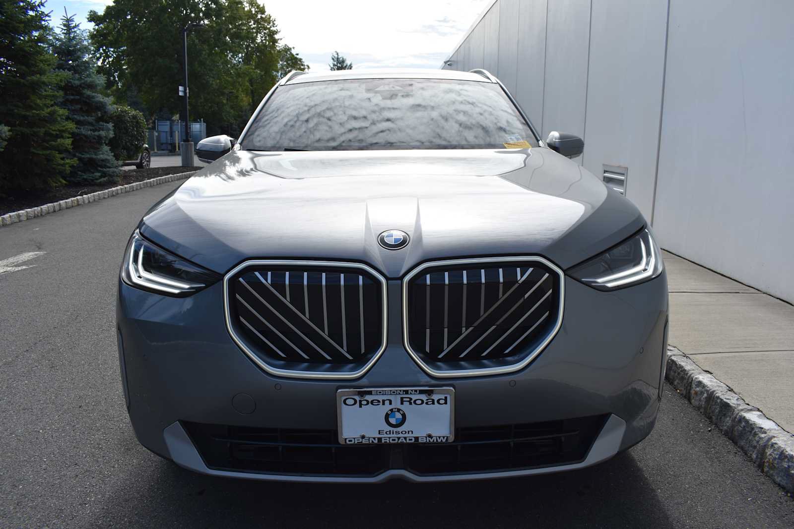 Used 2025 BMW X3 xDrive30i w/ Convenience Package AWD/4WD image 2
