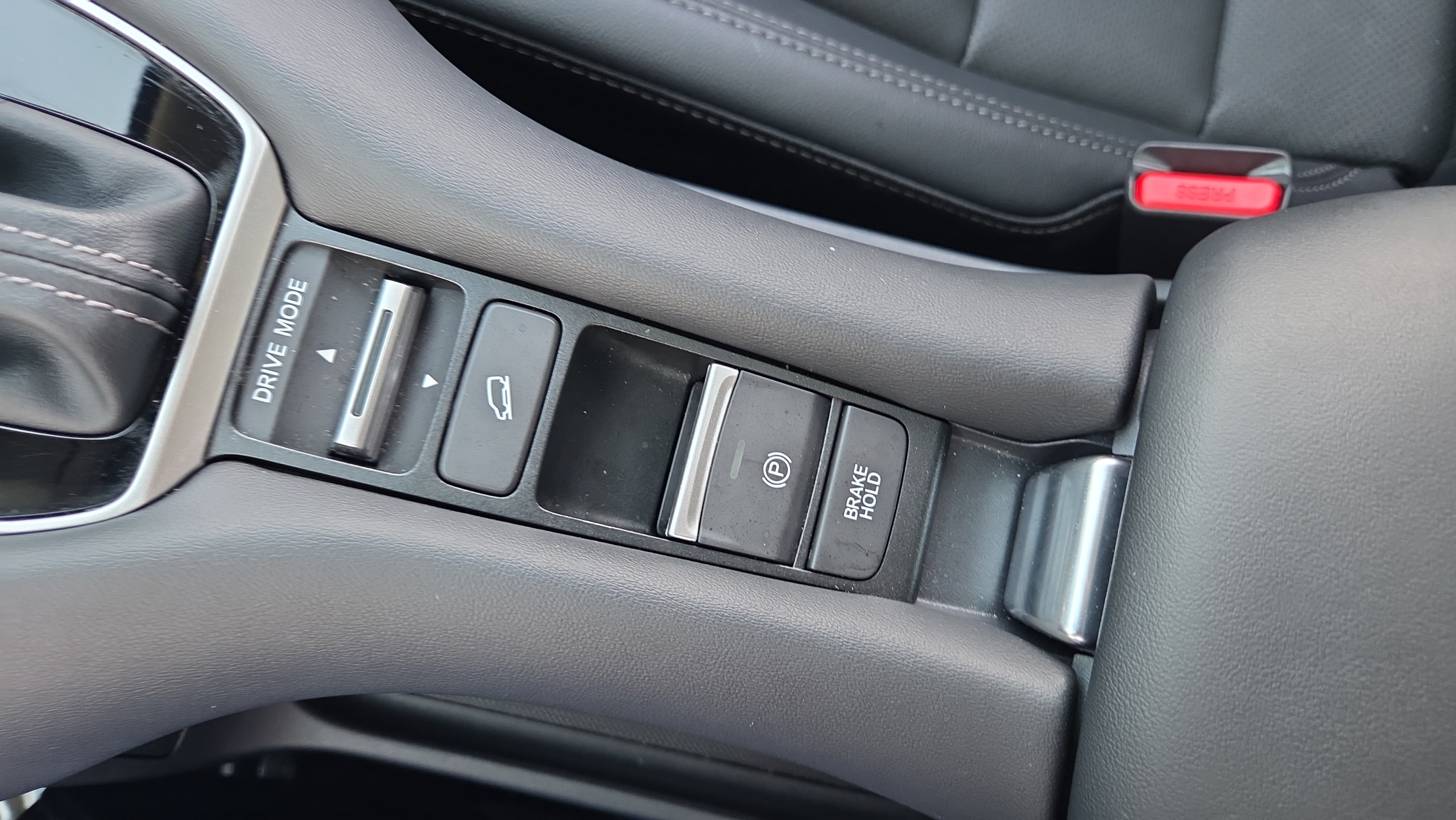 Certified 2025 Honda HR-V EX-L image 32