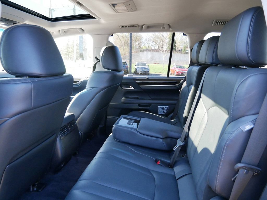 Used 2018 Lexus LX 570 4WD image 11