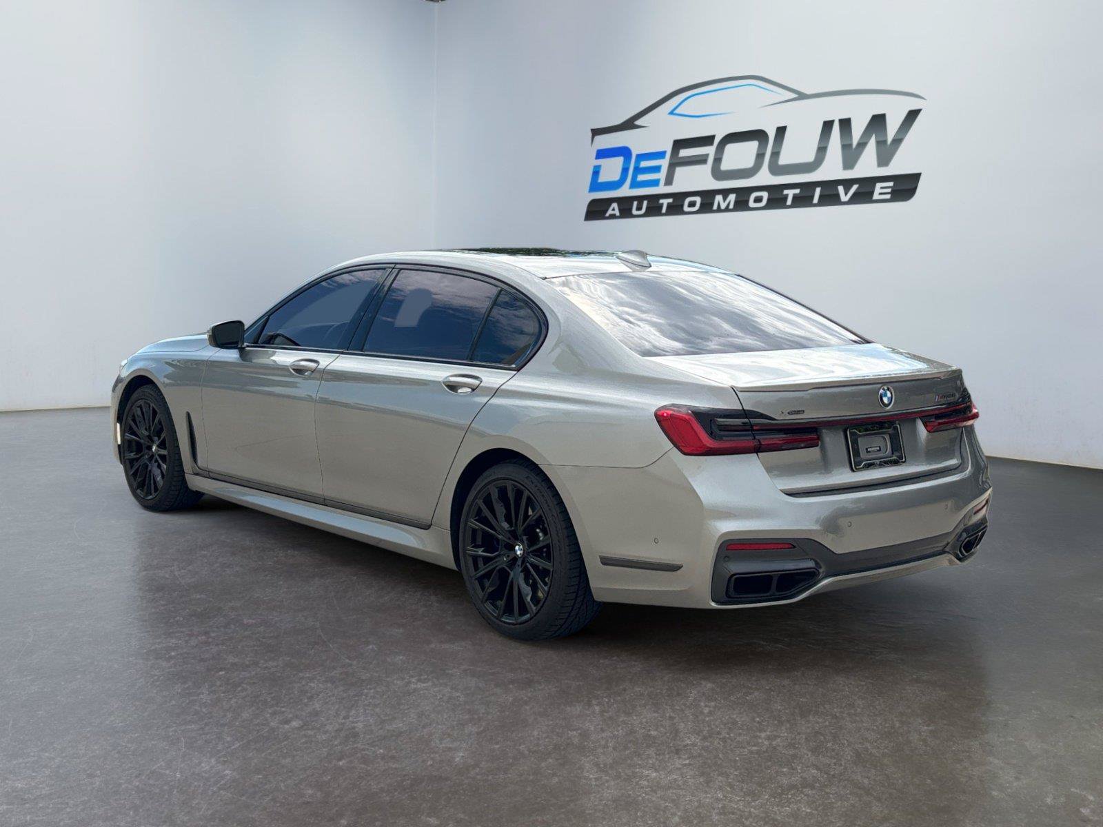 Used 2020 BMW M760i xDrive AWD/4WD image 5