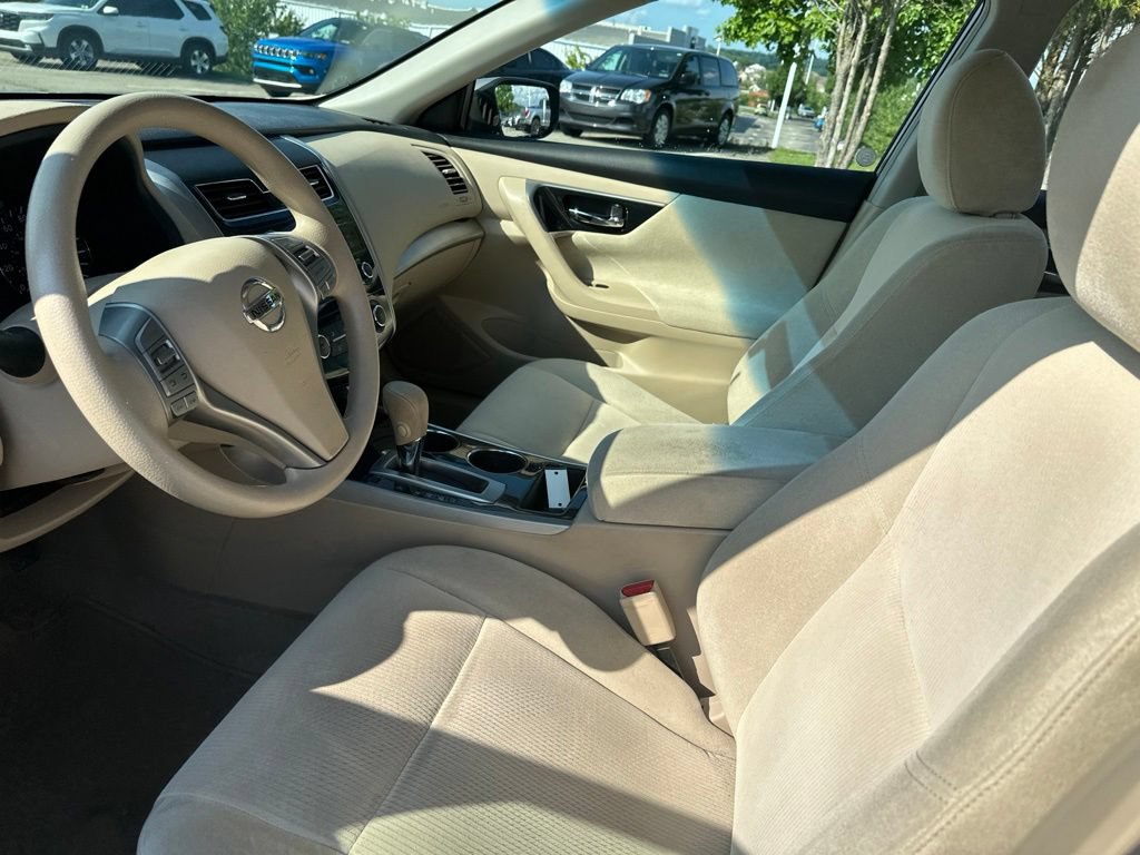 Used 2013 Nissan Altima 2.5 S FWD image 9