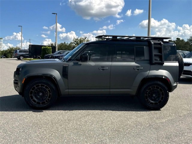 Used 2025 Land Rover Defender 110 image 2
