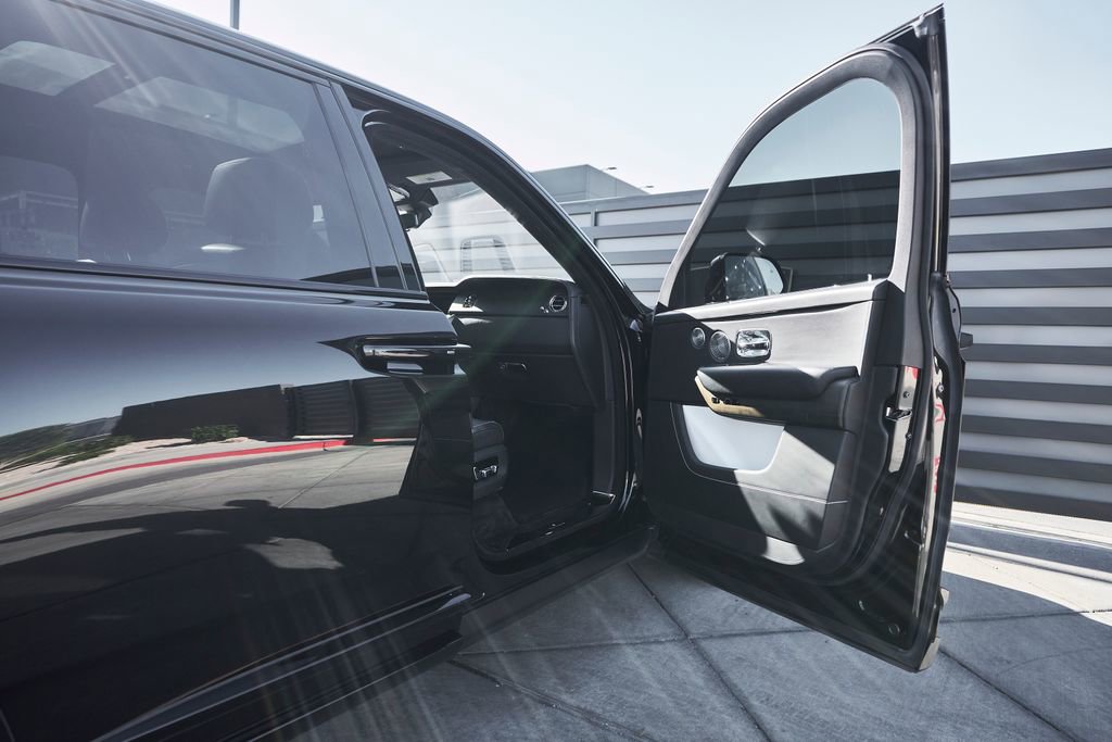 Used 2019 Rolls-Royce Cullinan AWD/4WD image 23