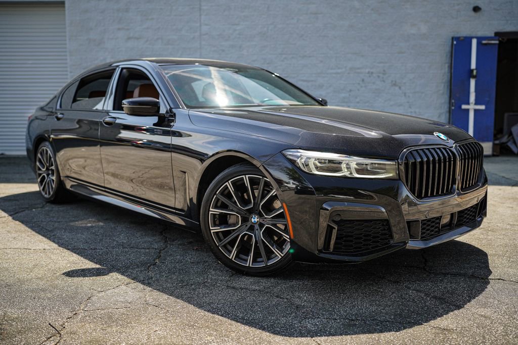 Used 2022 BMW 740i w/ M Sport Package RWD image 9