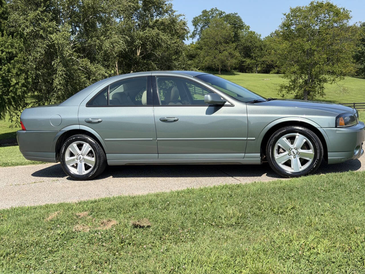 Used 2006 Lincoln LS RWD image 15