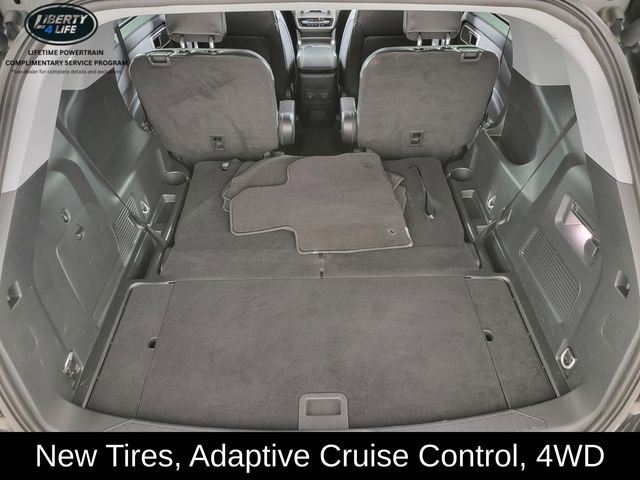 Used 2023 Ford Explorer XLT w/ Equipment Group 202A AWD/4WD image 16