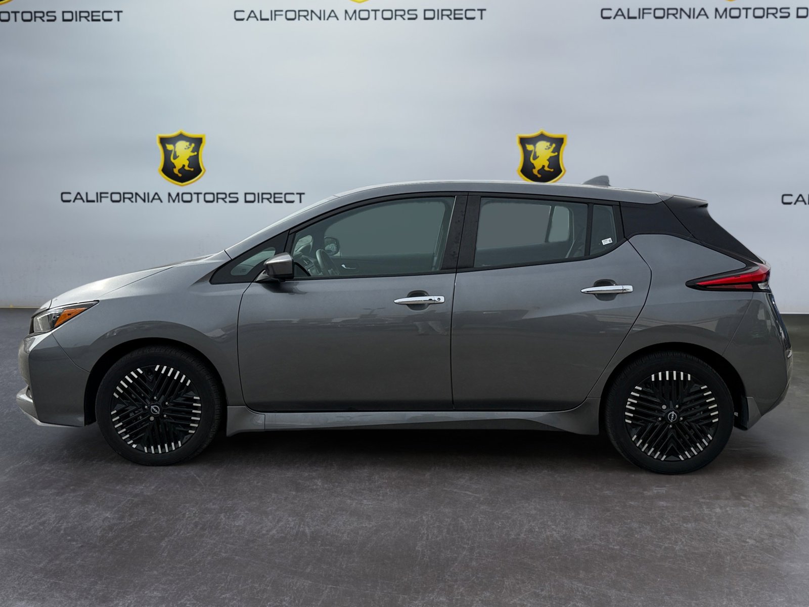 Used 2025 Nissan Leaf SV Plus image 2