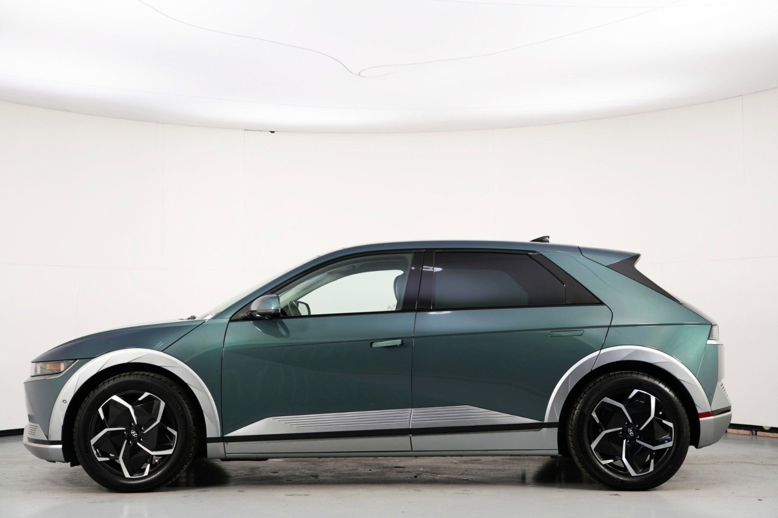 Used 2022 Hyundai Ioniq 5 Limited image 8