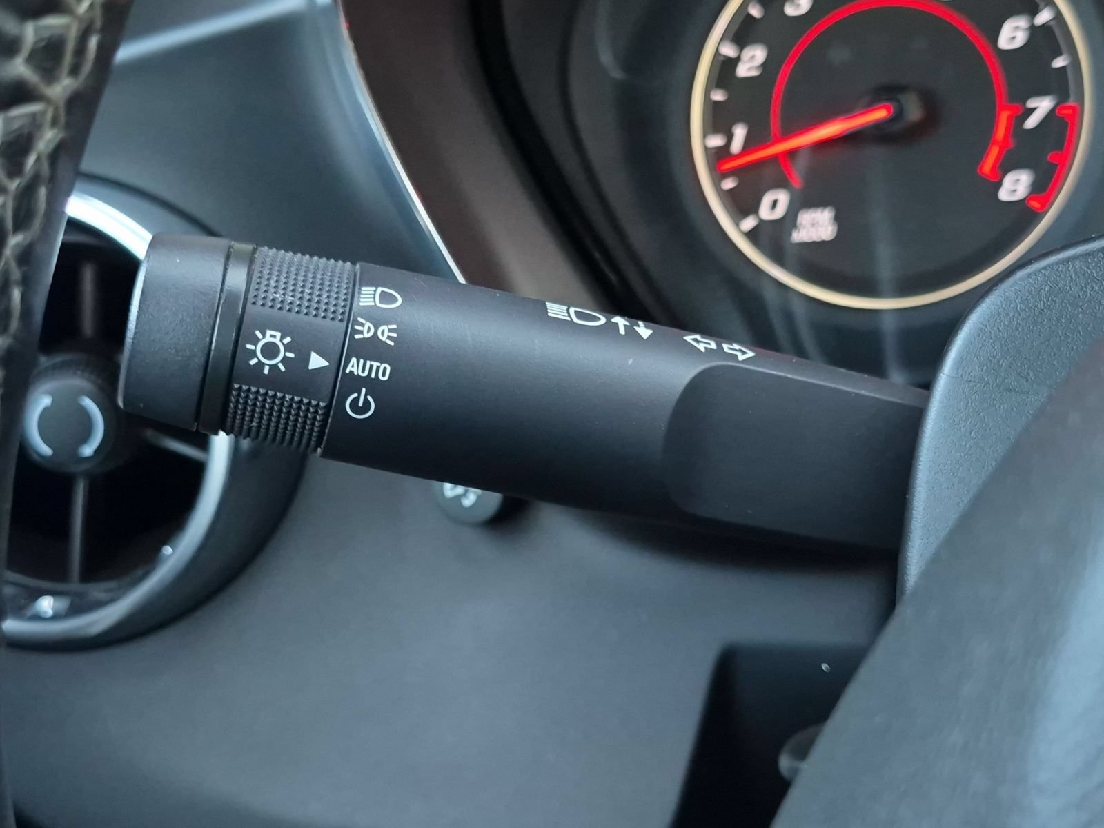Used 2020 Chevrolet Camaro LT RWD image 24