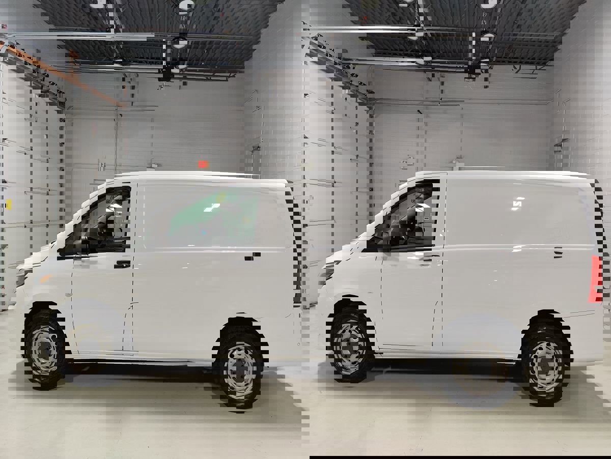 Used 2023 Mercedes-Benz Metris image 14