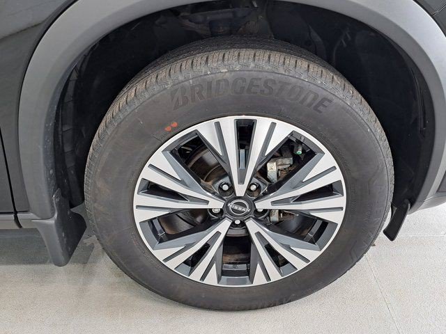 Used 2023 Nissan Rogue SV FWD image 31
