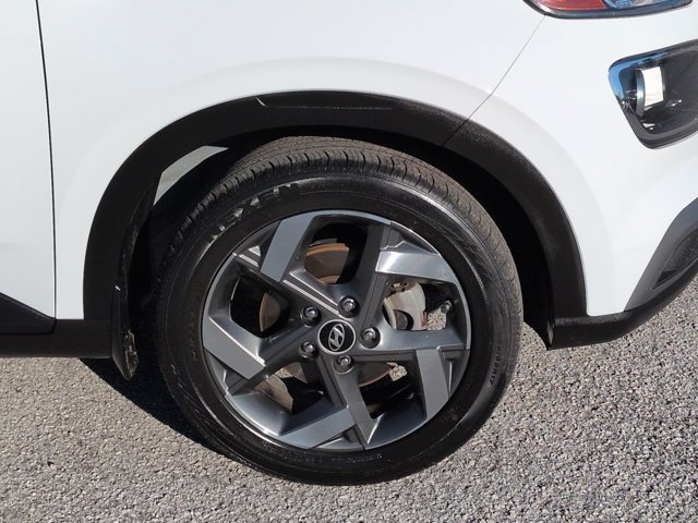 Used 2024 Hyundai Venue SEL FWD image 10