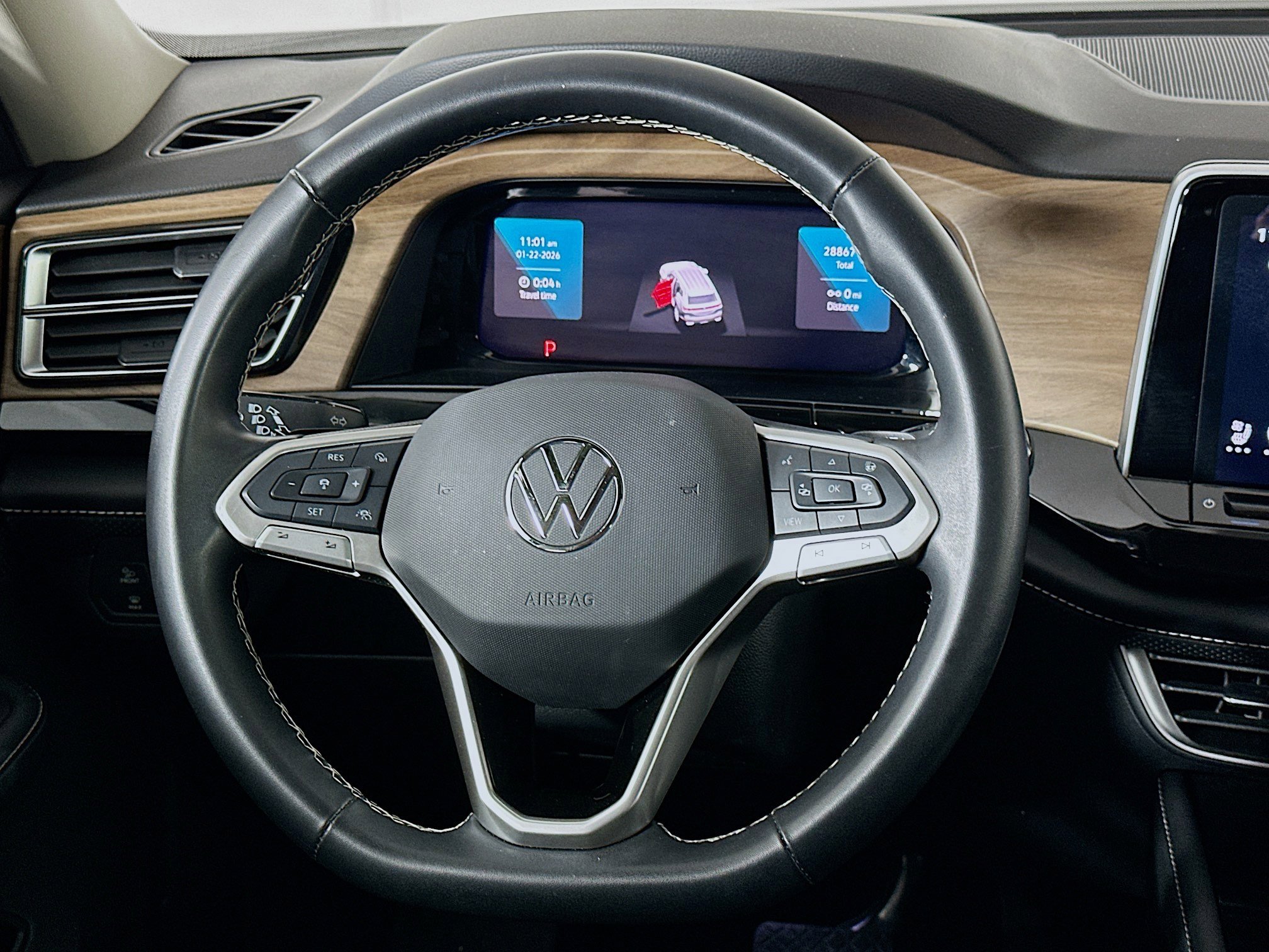 Used 2025 Volkswagen Atlas SE image 18