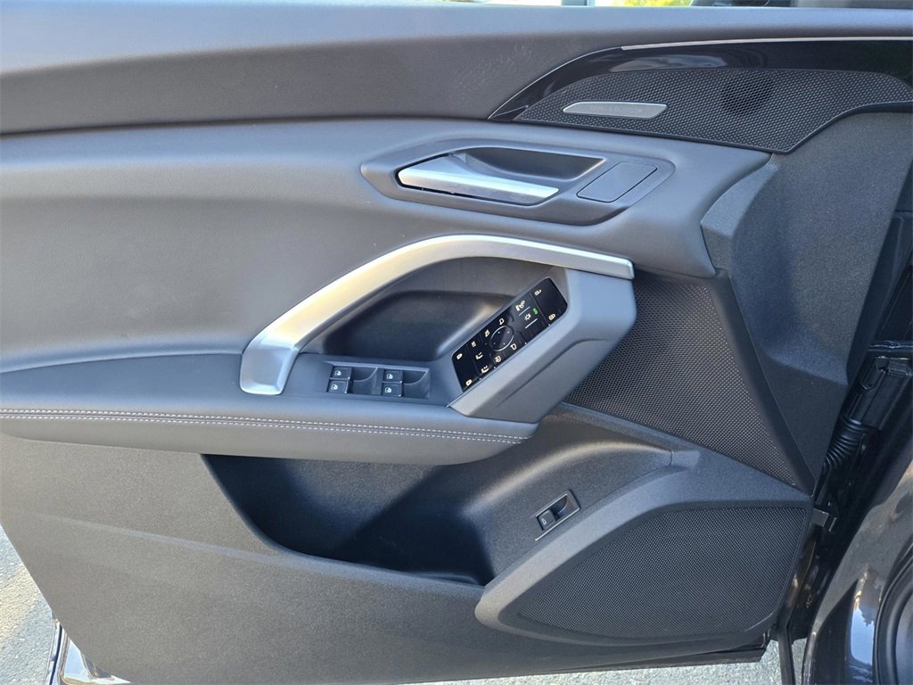 New 2025 Audi Q5 Premium Plus image 17