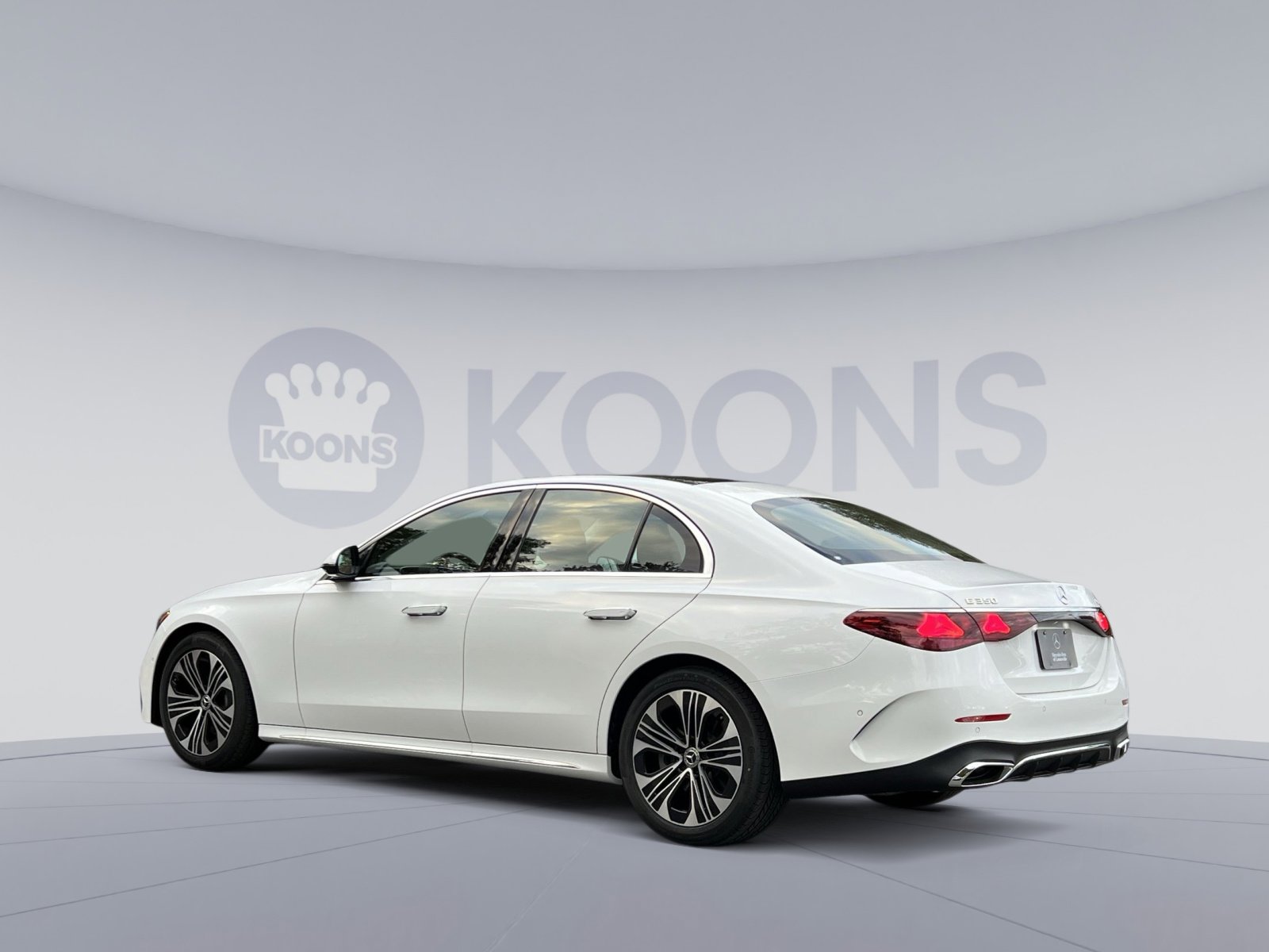 Used 2026 Mercedes-Benz E 350 4MATIC Sedan image 4