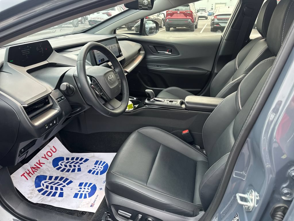 Used 2024 Toyota Prius XLE FWD image 10