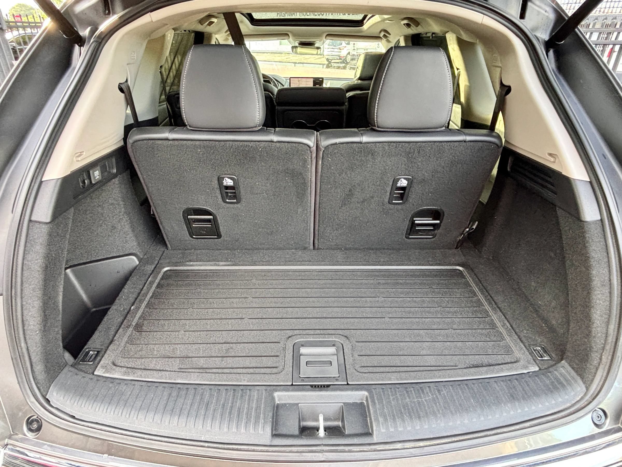 Used 2022 Acura MDX w/ Technology Package AWD/4WD image 19