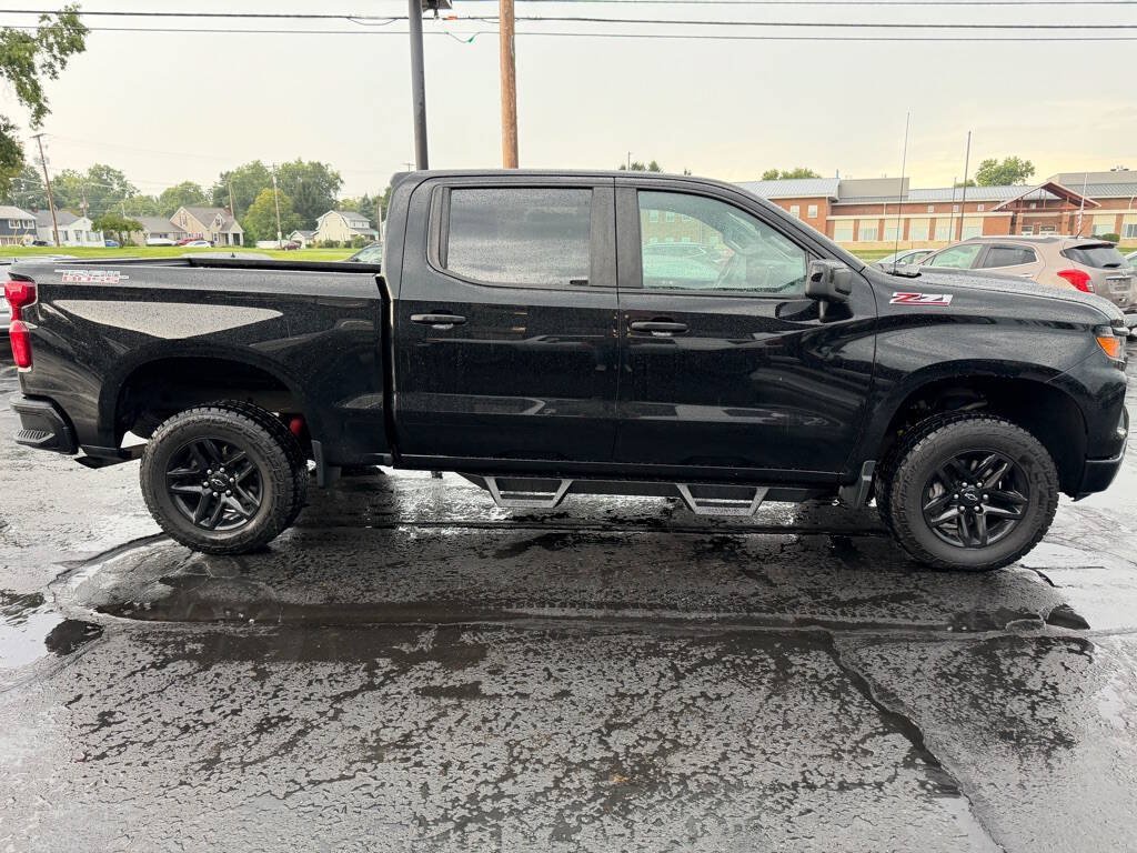 Used 2022 Chevrolet Silverado 1500 Custom Trail Boss AWD/4WD image 6