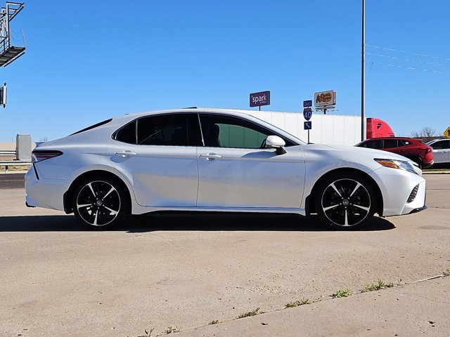 Used 2019 Toyota Camry XSE image 4