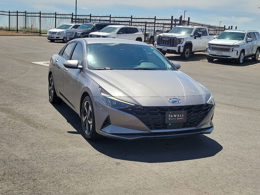 Used 2023 Hyundai Elantra SEL w/ Convenience Package image 7