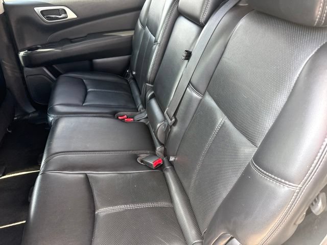 Used 2017 Nissan Pathfinder Platinum w/ Midnight Edition Package FWD image 19