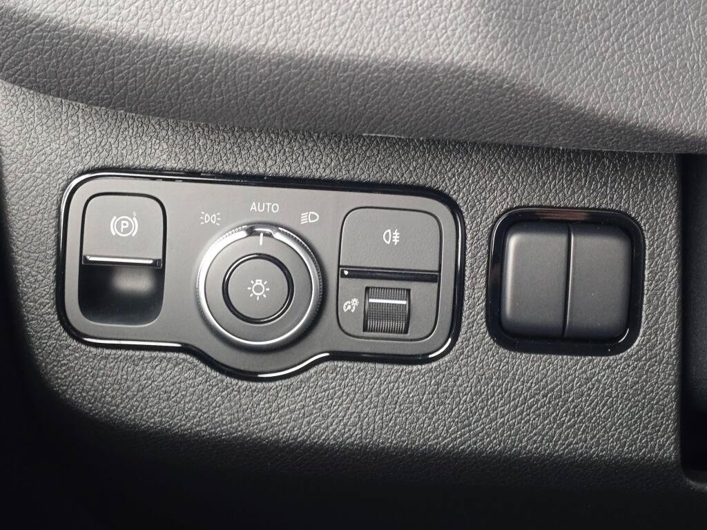 New 2025 Mercedes-Benz eSprinter 170 Cargo image 34